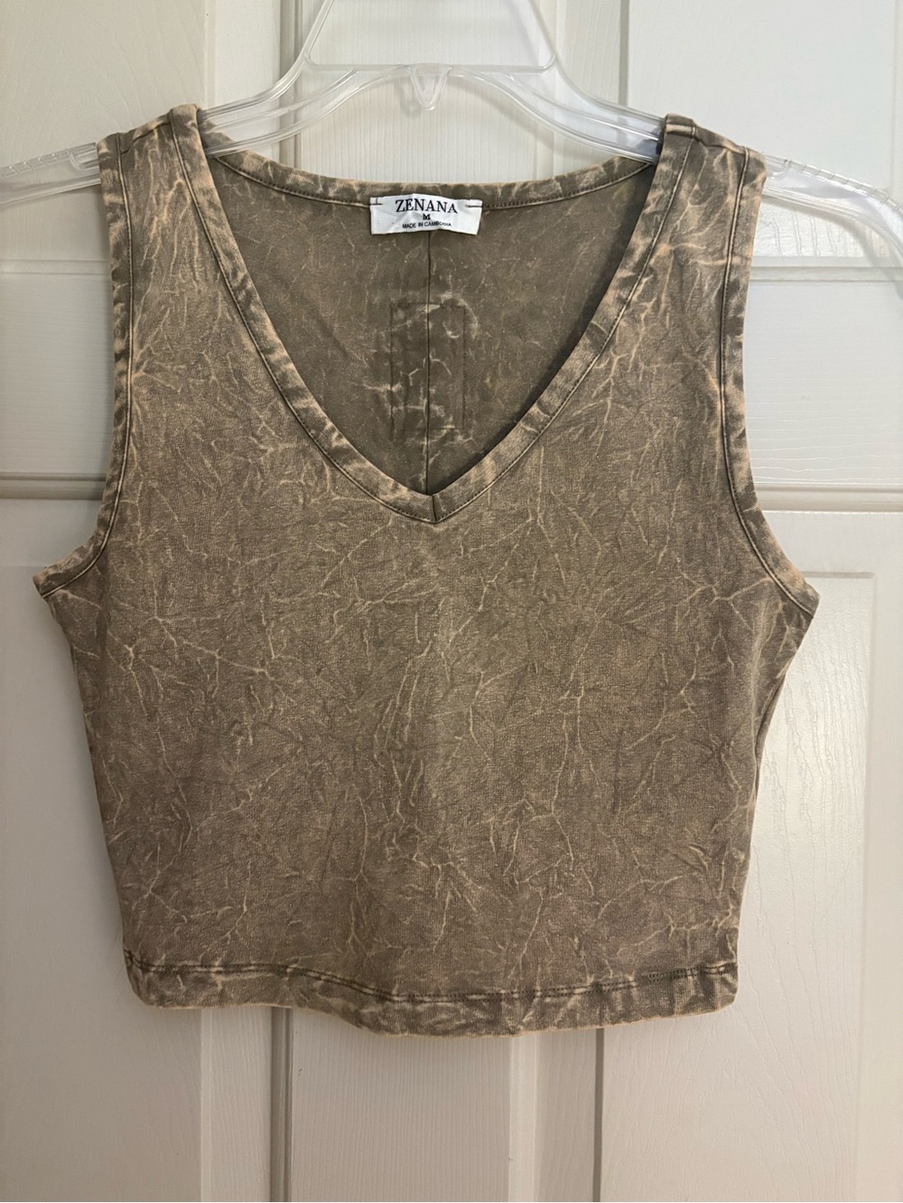 NWOT Zenana Mineral Wash V-Neck Crop Tank Size Medium